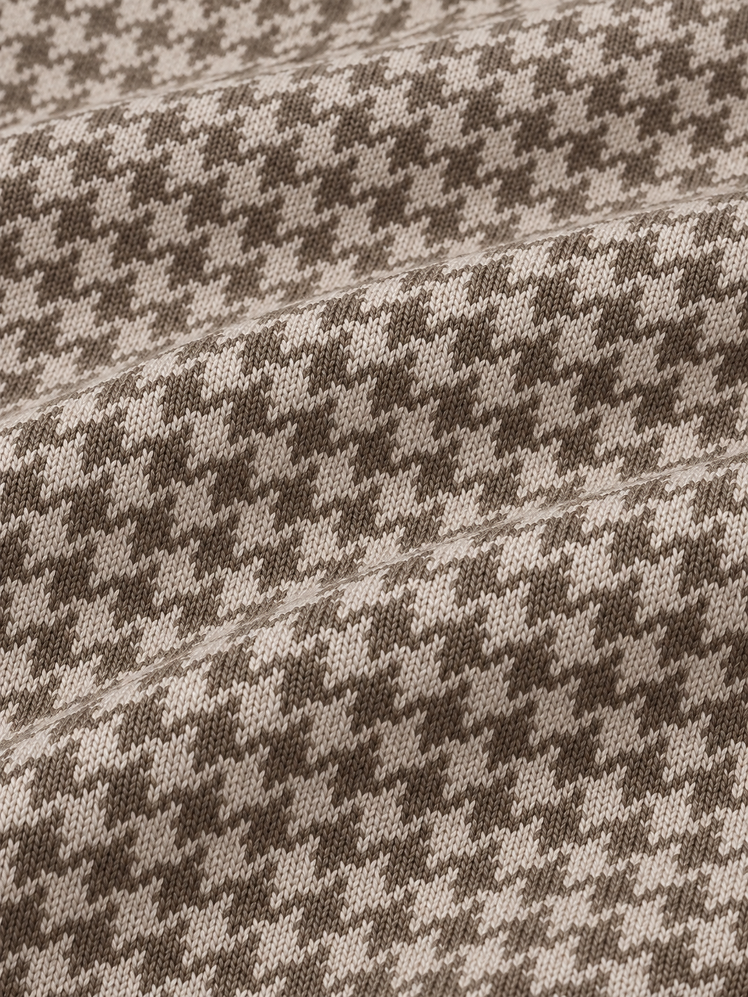 Classic Taupe Houndstooth Print Men's Golf Quarter-Zip Pullover